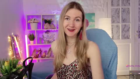 Snapshot of hello_lisha chatting on 14, 2, 2025 Alisia Monday to Friday from 10 am to 4 pm GMT 2 online show from 14, 2, 2025
