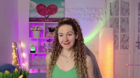 Snapshot of hello_lisha chatting on 18, 2, 2025 Alisia Monday to Friday from 10 am to 4 pm GMT 2 online show from 18, 2, 2025