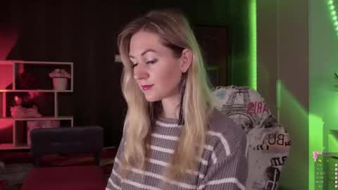 Snapshot of hello_lisha chatting on 10, 10, 2025 Alisia  Monday to Friday from 10 am to 4 pm GMT 2 online show from 10, 10, 2025