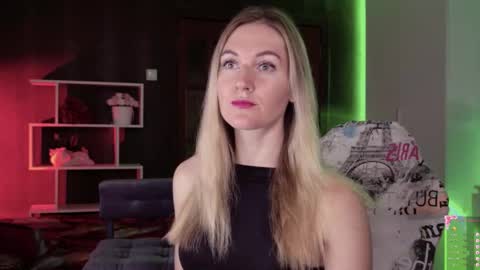 Snapshot of hello_lisha chatting on 21, 10, 2025 Alisia  Monday to Friday from 10 am to 4 pm GMT 2 online show from 21, 10, 2025