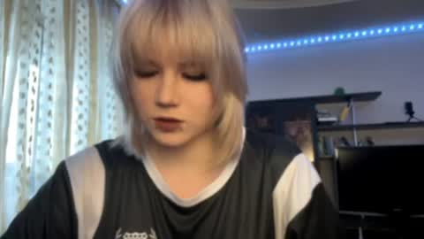 Snapshot of hellokinki chatting on 28, 6, 2026 hellokinki online show from 28, 6, 2026