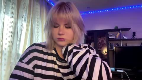 Snapshot of hellokinki chatting on 1, 7, 2026 hellokinki online show from 1, 7, 2026
