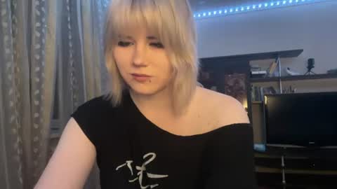 Snapshot of hellokinki chatting on 3, 7, 2026 hellokinki online show from 3, 7, 2026