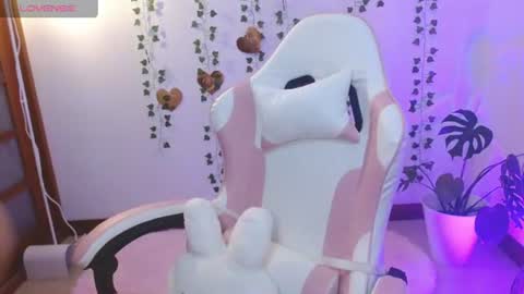 hellokitty_valery1 online show from 13, 6, 2026