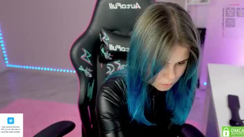 Snapshot of hellokittyalice chatting on 30, 9, 2025 Alice online show from 30, 9, 2025