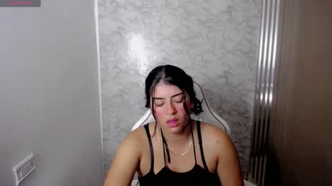 helloo_kityy25 online show from 19, 3, 2026
