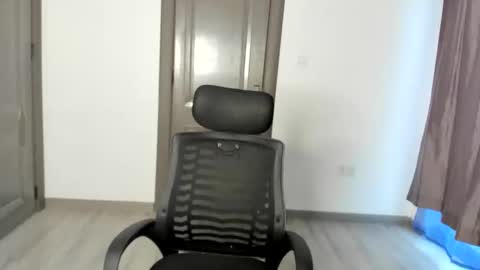 Snapshot of hellotitty_ chatting on 10, 11, 2025 Sandy online show from 10, 11, 2025