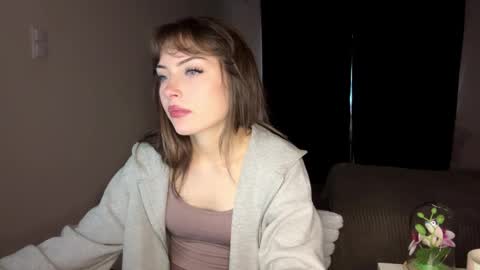 Snapshot of hellyluxury chatting on 3, 6, 2026 hellyluxury online show from 3, 6, 2026