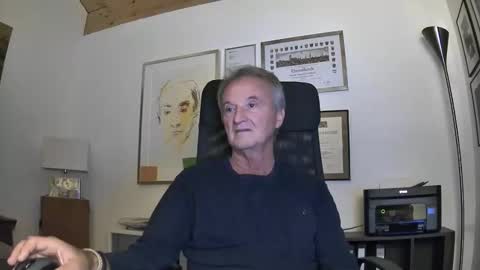 Snapshot of helmut227 chatting on 9, 11, 2025 helmut227 online show from 9, 11, 2025