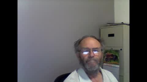 Snapshot of helopilot01 chatting on 21, 10, 2025 helopilot01 online show from 21, 10, 2025