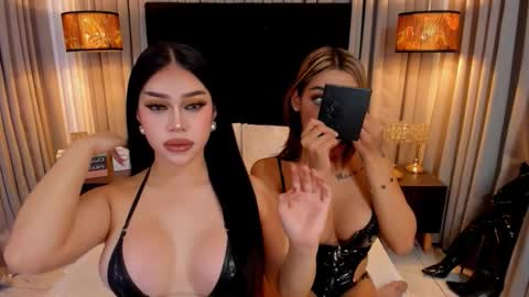 Snapshot of hennessygoddess69 chatting on 25, 11, 2025 HENNESSY online show from 25, 11, 2025