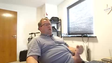 Snapshot of henrikrp1971 chatting on 2, 10, 2025 henrikrp1971 online show from 2, 10, 2025