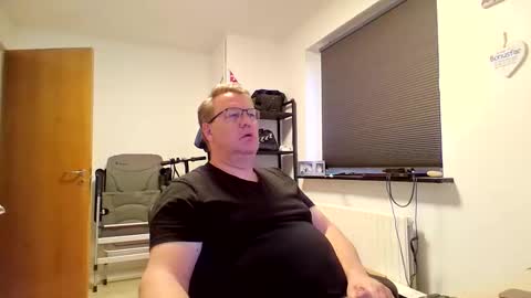 Snapshot of henrikrp1971 chatting on 22, 10, 2025 henrikrp1971 online show from 22, 10, 2025