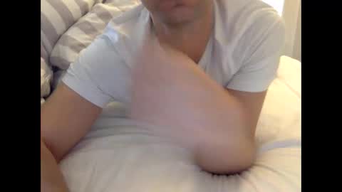 Henryhipster  sub  spank useme new Europe Twink kiss first fit kinky naughty online show from 18, 11, 2025