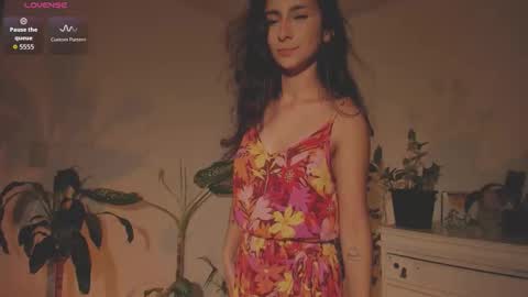 Snapshot of hera_069 chatting on 18, 9, 2025 Hello I am Valentina independent Colombian model I love sensuality and pleasure welcome online show from 18, 9, 2025