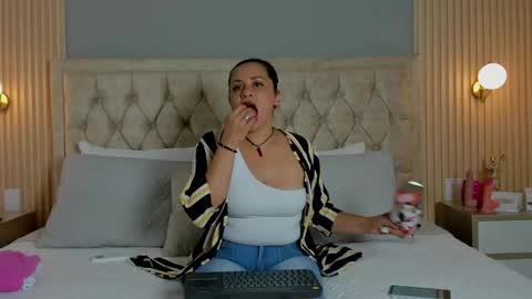 Hera  online show from 15, 10, 2025