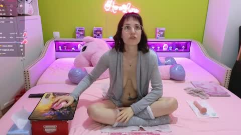 Snapshot of heraluna_ chatting on 26, 2, 2025 HeraLuna  online show from 26, 2, 2025