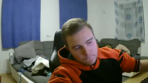 Snapshot of herbstenden chatting on 28, 12, 2024 John Pearl online show from 28, 12, 2024