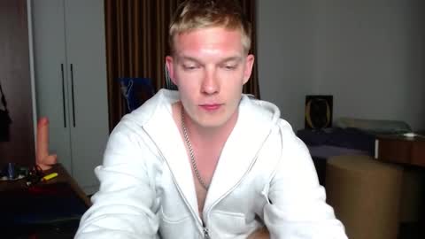 Snapshot of hercules__ chatting on 9, 9, 2025 Gregblonde  Alextattoo online show from 9, 9, 2025