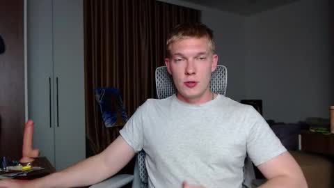 Snapshot of hercules__ chatting on 10, 9, 2025 Gregblonde  Alextattoo online show from 10, 9, 2025