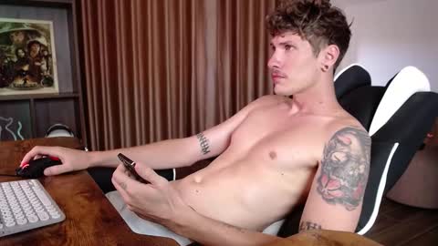 Snapshot of hercules__ chatting on 12, 9, 2025 Gregblonde  Alextattoo online show from 12, 9, 2025