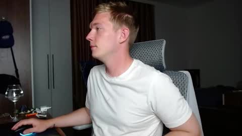 Snapshot of hercules__ chatting on 16, 9, 2025 Gregblonde  Alextattoo online show from 16, 9, 2025