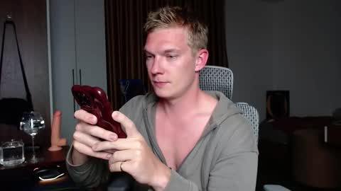 Snapshot of hercules__ chatting on 21, 9, 2025 Gregblonde  Alextattoo online show from 21, 9, 2025