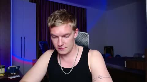 Snapshot of hercules__ chatting on 4, 10, 2025 Gregblonde  Alextattoo online show from 4, 10, 2025