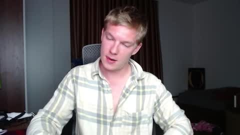Snapshot of hercules__ chatting on 22, 10, 2025 Gregblonde  Alextattoo online show from 22, 10, 2025