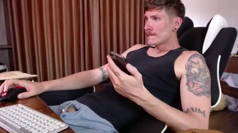 Snapshot of hercules__ chatting on 24, 10, 2025 Gregblonde  Alextattoo online show from 24, 10, 2025