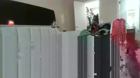 PoLyOneHersheySplasHer online show from 3, 2, 2026