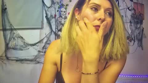 Snapshot of hestesiaxx chatting on 16, 10, 2025 Hestesiaxx online show from 16, 10, 2025