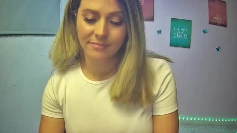 Hestesiaxx online show from 27, 11, 2025