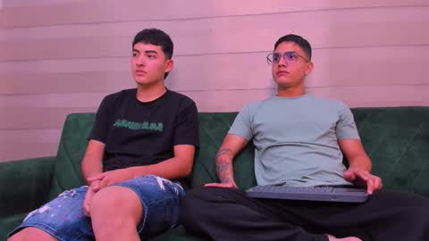 Snapshot of heteros_men chatting on 27, 11, 2025 heteros men online show from 27, 11, 2025