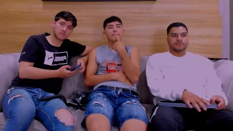 Snapshot of heteros_men chatting on 16, 12, 2025 heteros men online show from 16, 12, 2025