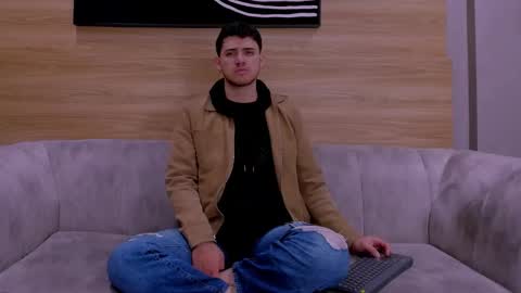 Snapshot of heteros_men chatting on 20, 12, 2025 heteros men online show from 20, 12, 2025