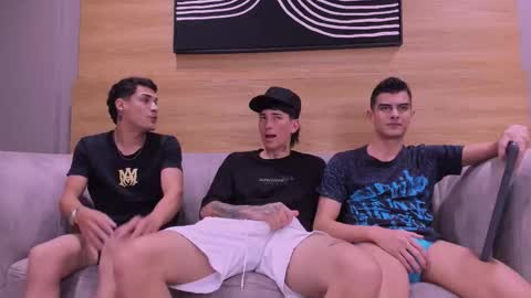 Snapshot of heteros_men chatting on 3, 2, 2026 heteros men online show from 3, 2, 2026