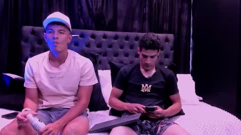 Snapshot of heteros_men chatting on 23, 2, 2026 heteros men online show from 23, 2, 2026