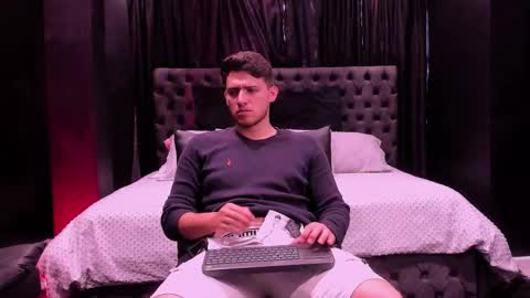 Snapshot of heteros_men chatting on 16, 3, 2026 heteros men online show from 16, 3, 2026