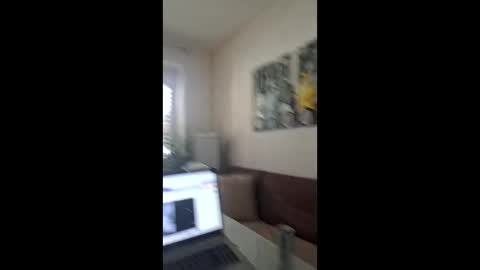 lara online show from 15, 4, 2026