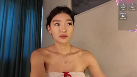 Snapshot of hey_herbal chatting on 18, 6, 2026 Audrey online show from 18, 6, 2026