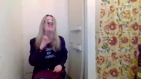 Snapshot of hey_mikky chatting on 11, 2, 2025 hey_mikky online show from 11, 2, 2025