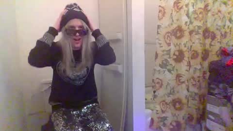 Snapshot of hey_mikky chatting on 12, 2, 2025 hey_mikky online show from 12, 2, 2025