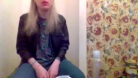 Snapshot of hey_mikky chatting on 11, 3, 2025 hey_mikky online show from 11, 3, 2025