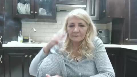 Snapshot of heyheygrey chatting on 9, 4, 2026 Heyheygrey online show from 9, 4, 2026
