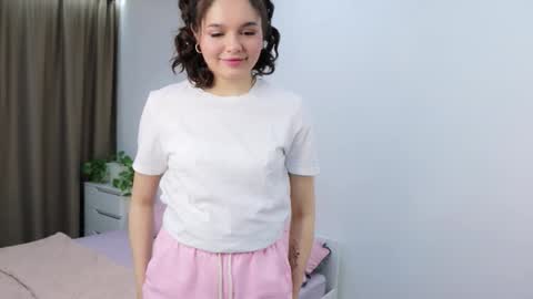 Laura online show from 4, 11, 2025