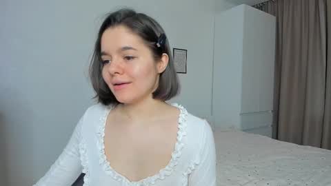 Snapshot of heyim_laura chatting on 3, 2, 2026 Laura online show from 3, 2, 2026