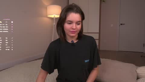 Snapshot of heyim_laura chatting on 11, 7, 2026 Laura online show from 11, 7, 2026