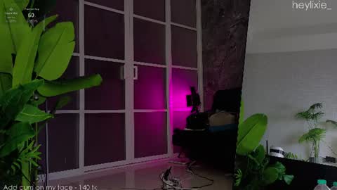 Snapshot of heylixie_ chatting on 23, 6, 2026 Li online show from 23, 6, 2026