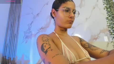 heyyo1808 online show from 3, 10, 2025